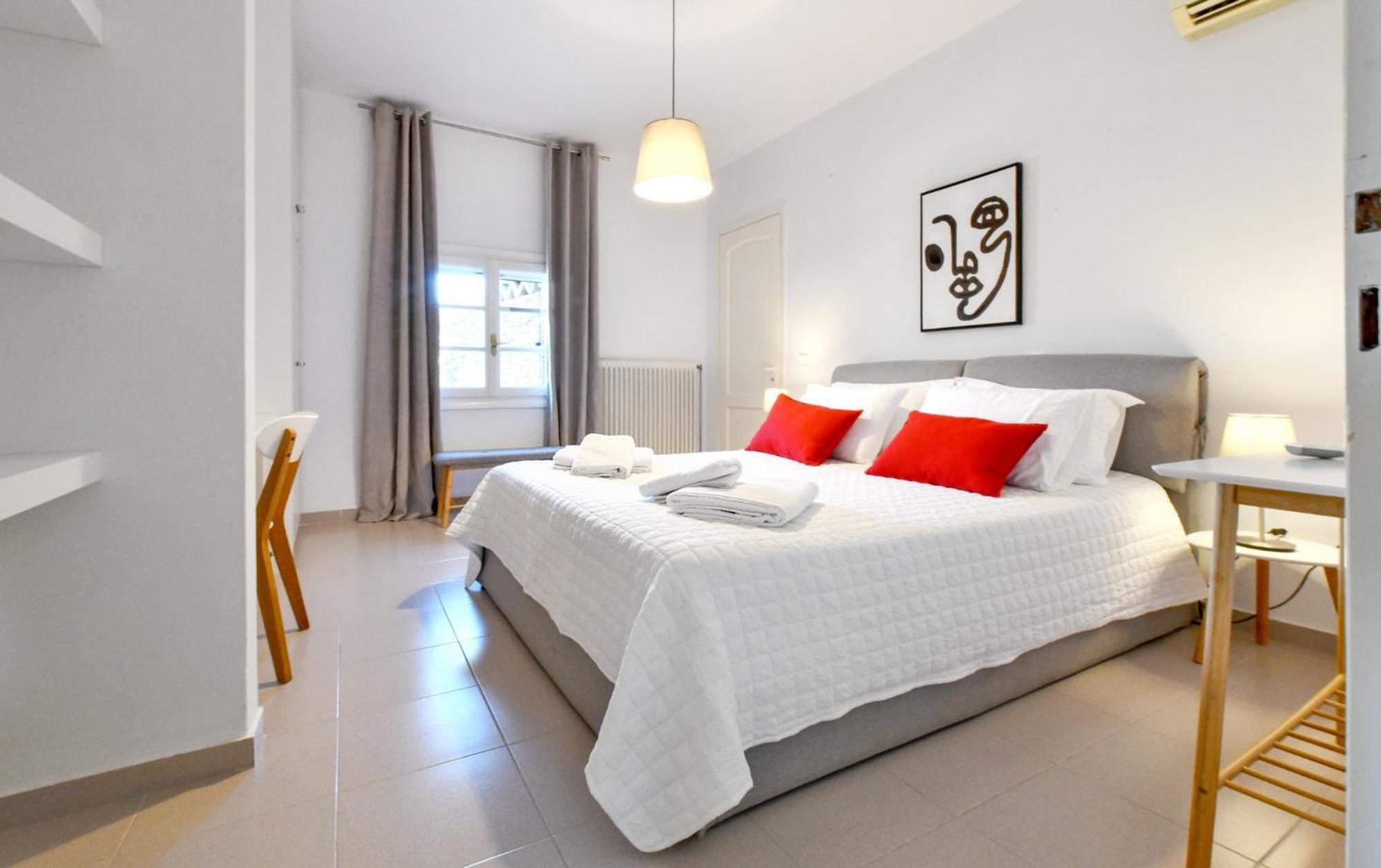 Amazing 2 Bedroom Apartment Overlooking The Marina Of Vourkárion Exterior foto