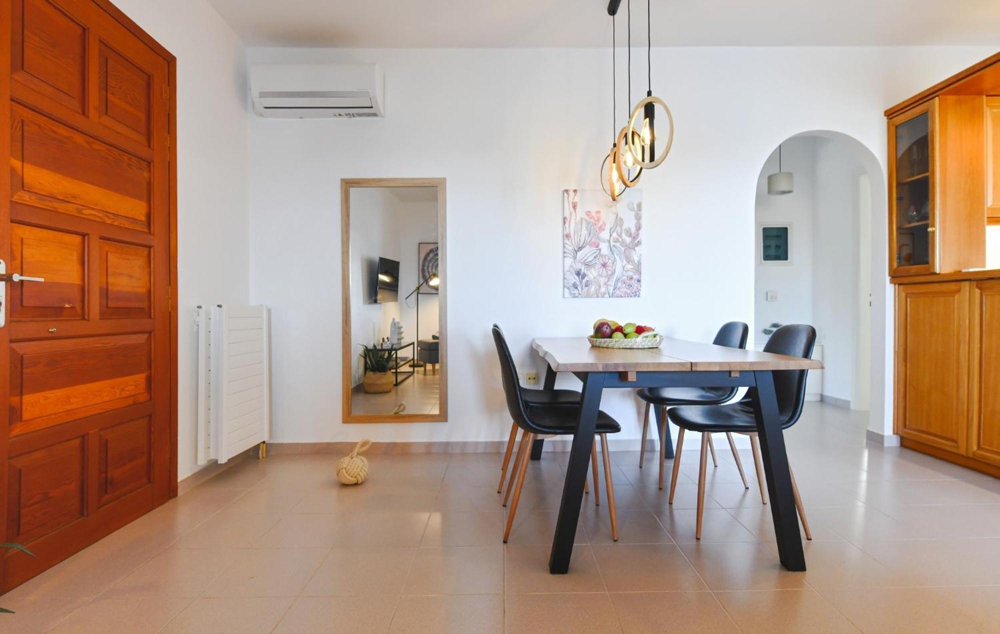Amazing 2 Bedroom Apartment Overlooking The Marina Of Vourkárion Exterior foto