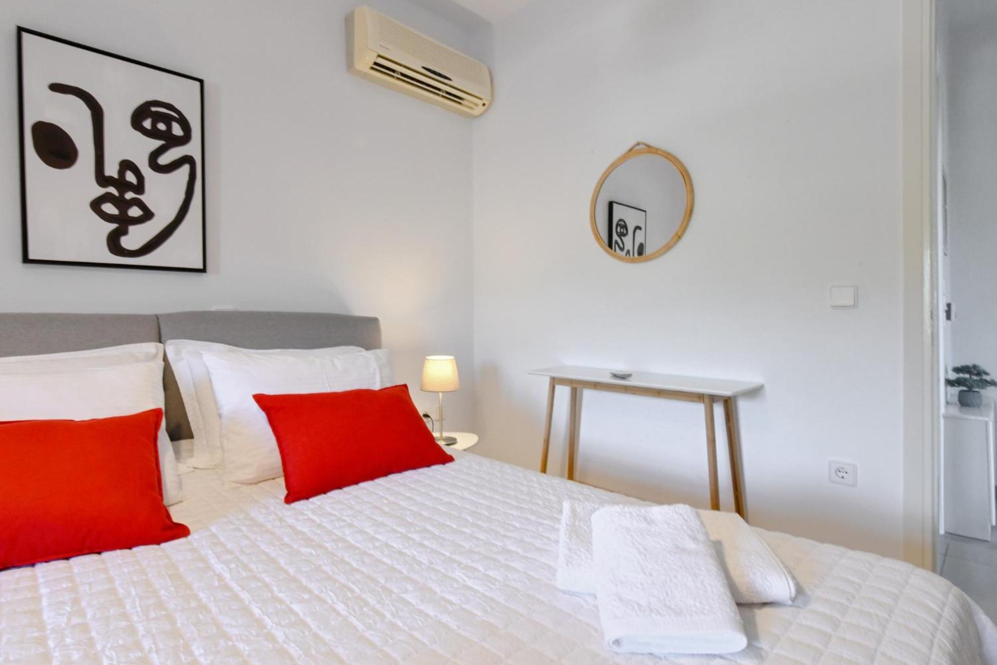 Amazing 2 Bedroom Apartment Overlooking The Marina Of Vourkárion Exterior foto